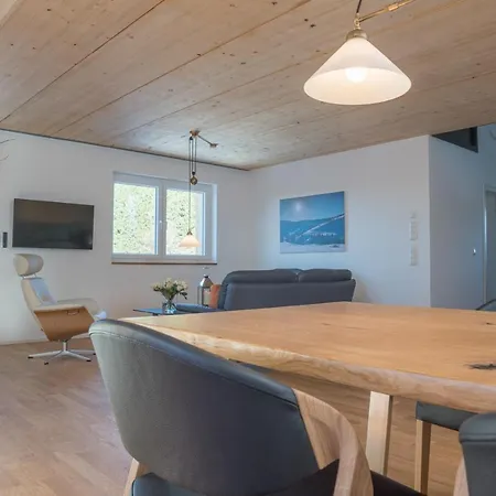 Haus Wiesenquelle, Deluxe-apartment 'feld & Berg' Appartement